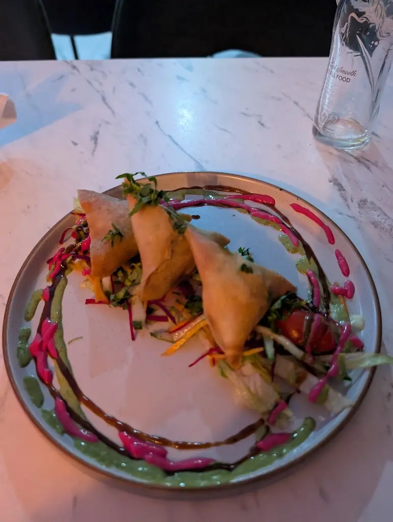 Lew Lew_Hinglish_Wigston Magna_review