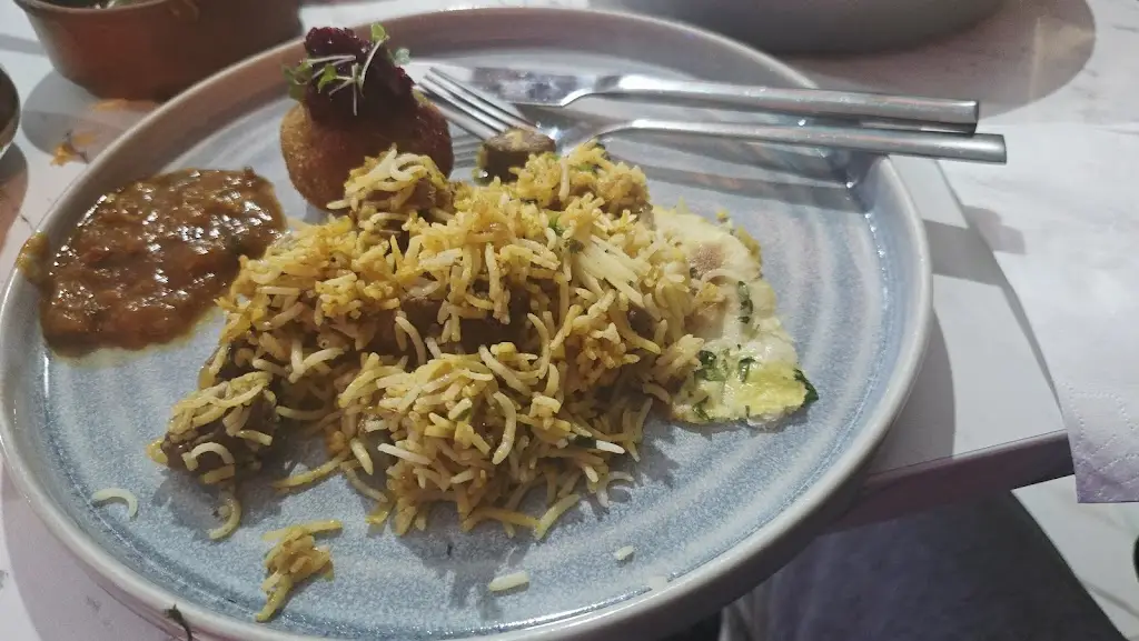 bhagyesh gaitonde_Hinglish_Wigston Magna_review