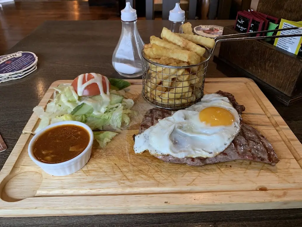 Kate Nixon_The Chartwell Arms_Wigston Magna_review