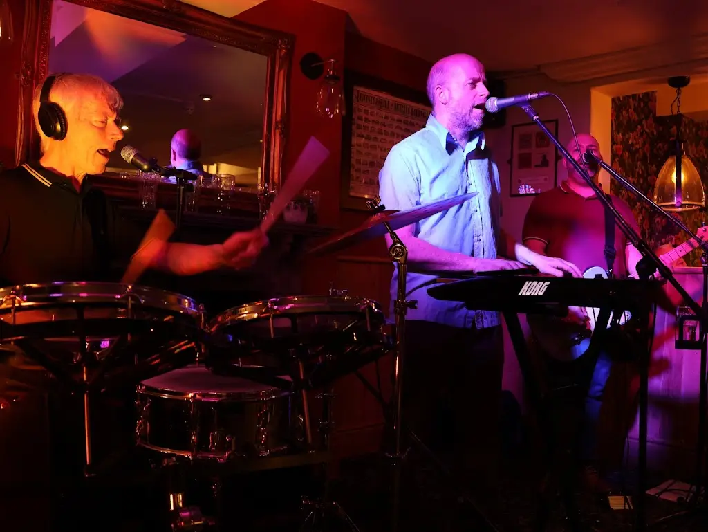 Cliff Bywater_The Horse & Trumpet_Wigston Magna_review