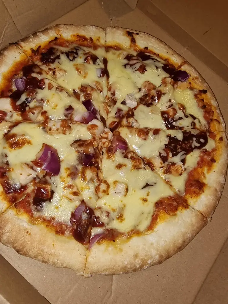 Stone Willys Kitchen HGS The Stage_Wigston Magna_slider_image_2