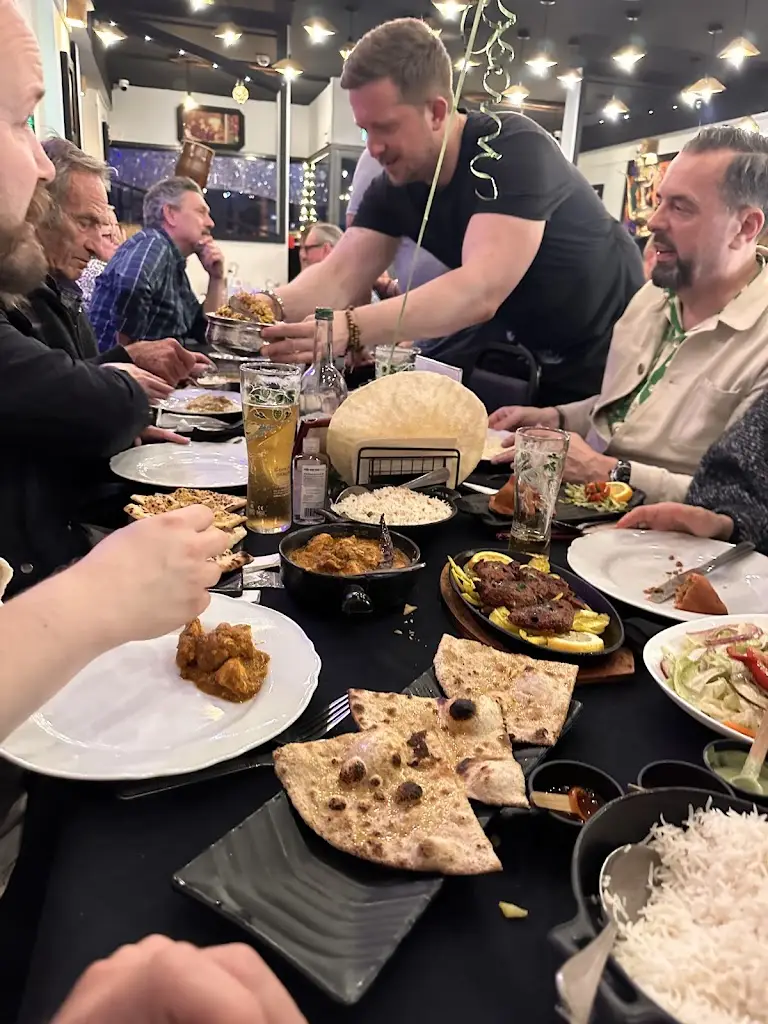 Michael Harris_Kitchen Royale Crawley_Bewbush_review