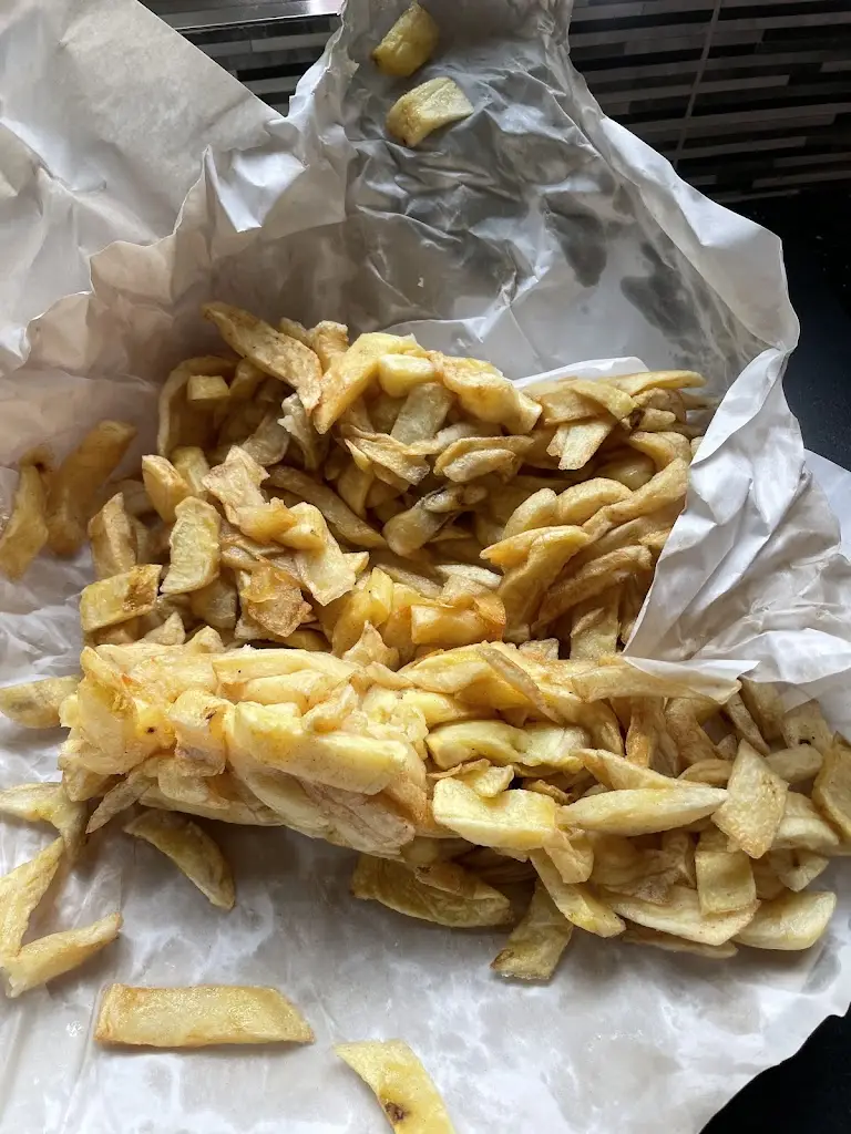 Wiggy’s Chippy_Wigston Magna_slider_image_3