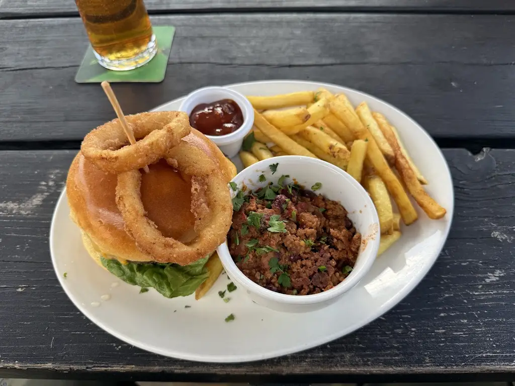 Fishermans Return_Winterton_slider_image_2