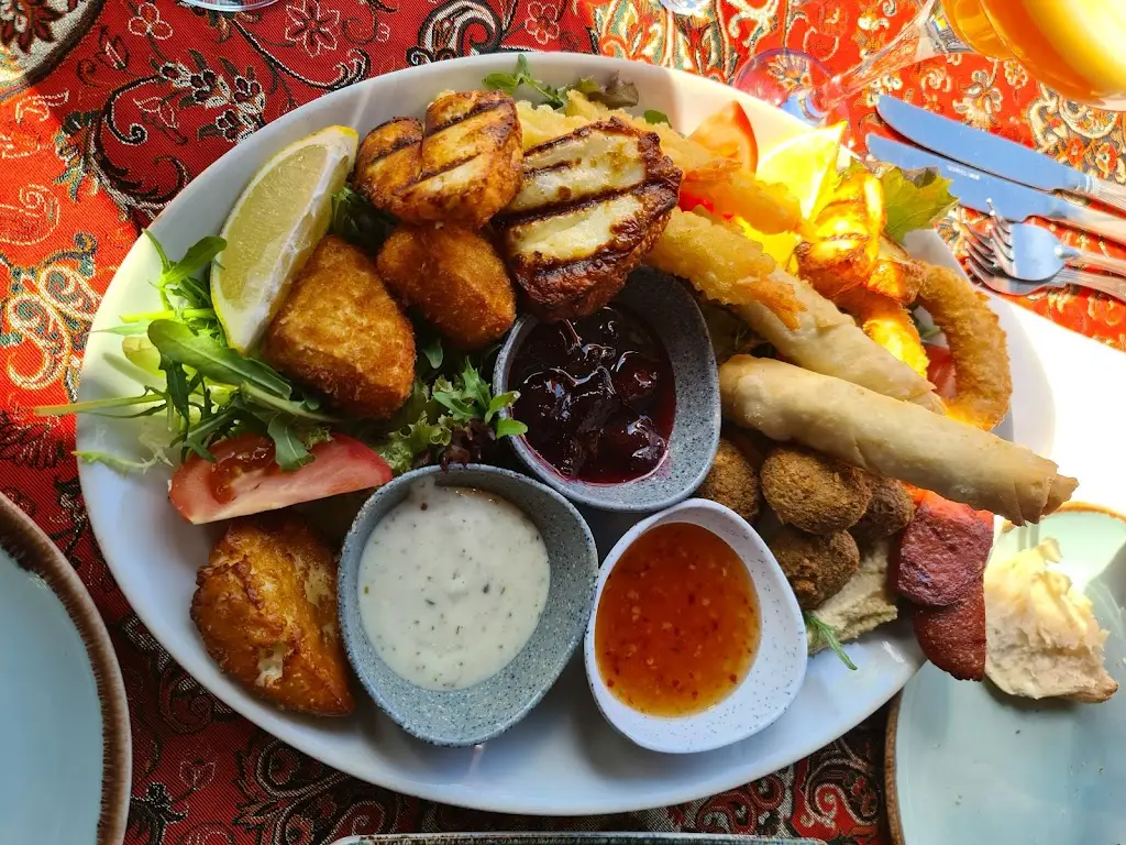 Hi-TechStryker3D4_Turkuaz Restaurant Crawley_Bewbush_review