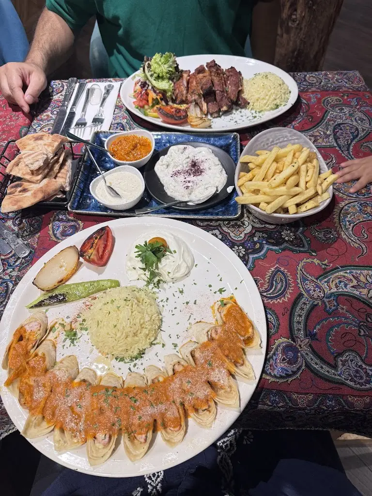 Saman Salman_Turkuaz Restaurant Crawley_Bewbush_review