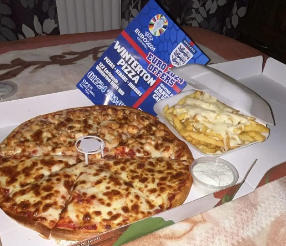 Tjay Wingate_WiNTERTON PiZZA_Winterton_review