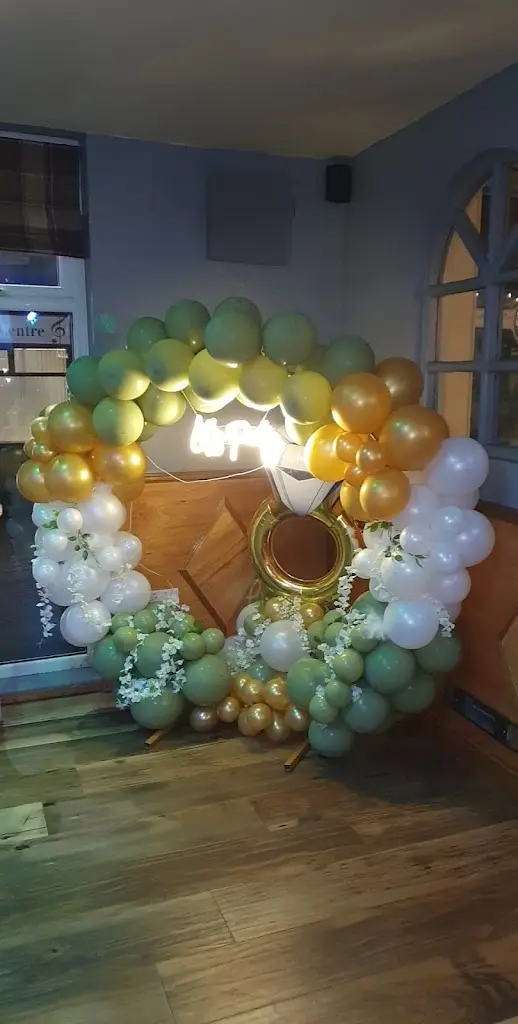 Samantha Waters_Squires Bar Wombwell_Wombwell_recensione