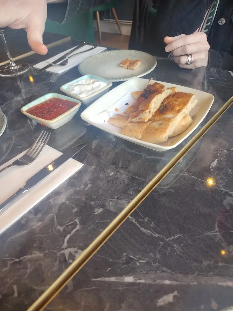 Oliver “Ollie Ollie Ollie”_Ottoman kitchen Woburn sands_Woburn Sands_review