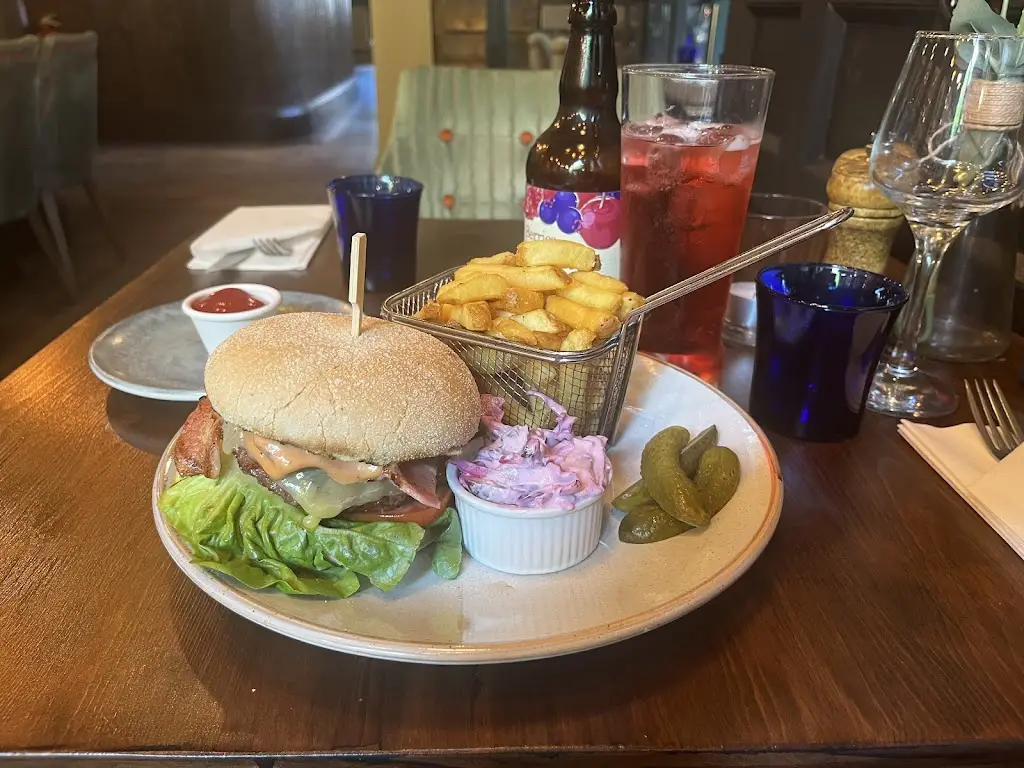 Celeste Bryant_The Anchor_Woburn Sands_review