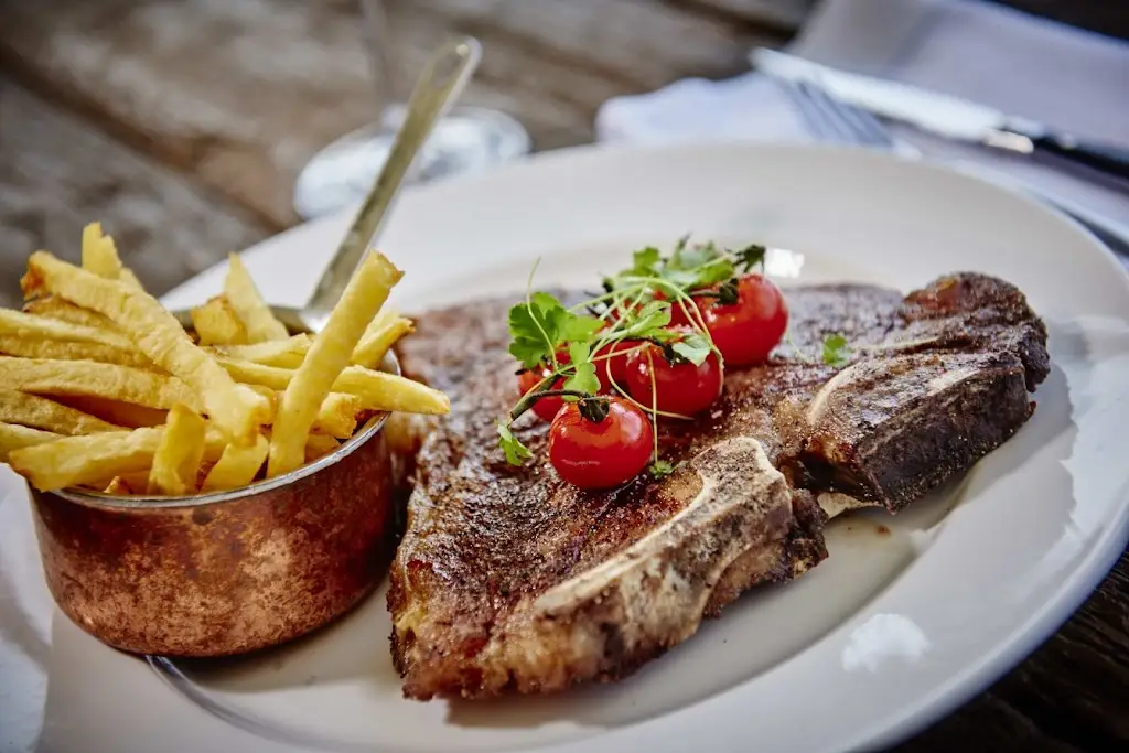 Marco Pierre White Steakhouse Bar & Grill Oxford_Wolvercote_slider_image_2