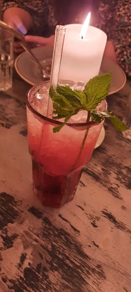 Charlene Kitchener_Valero Lounge_Witham_review