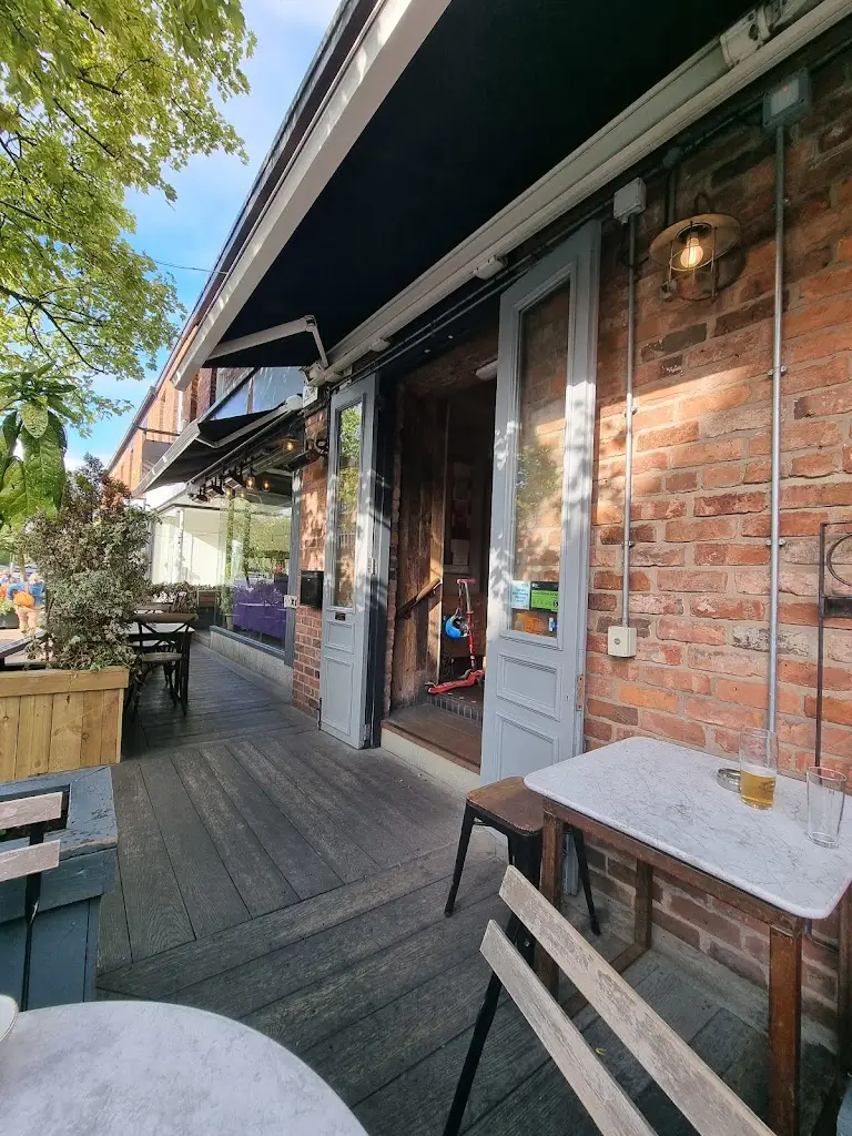 The Bubble Room_Alderley Edge_slider_image_3