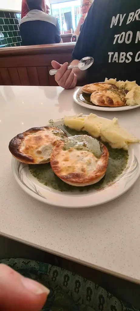 Menu_Pollys Pie & Mash_Witham_image_7