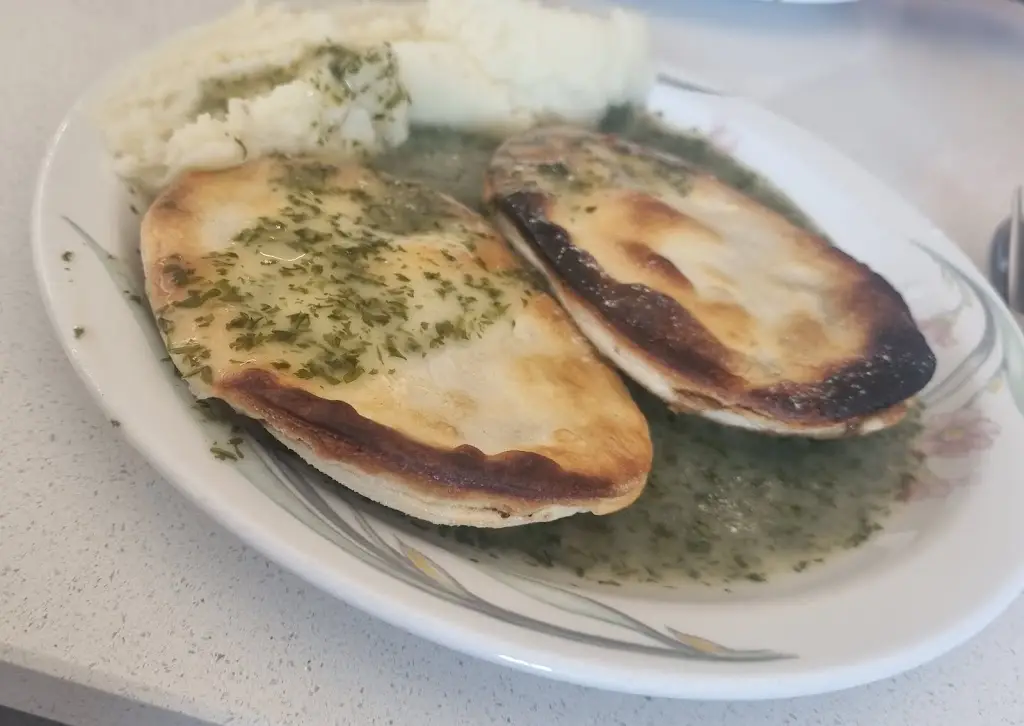 Maria Soal_Pollys Pie & Mash_Witham_review