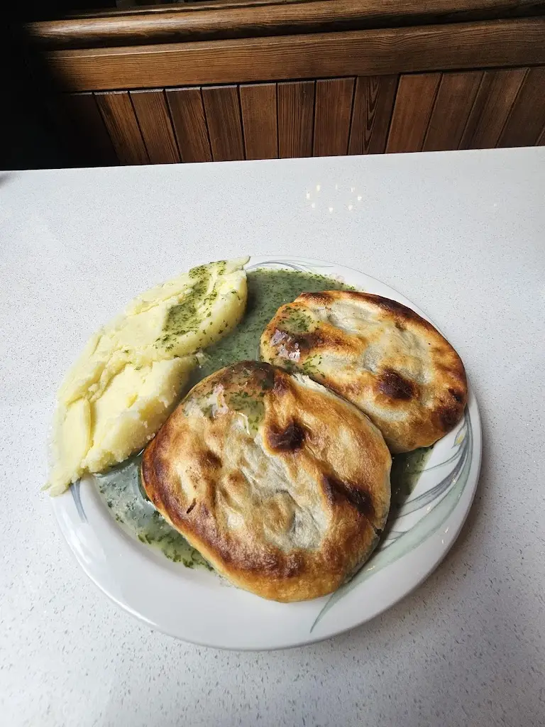 Pollys Pie & Mash_Witham_slider_image_3