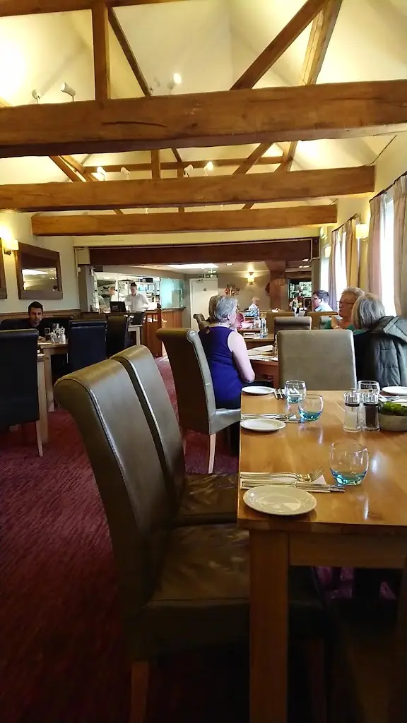 The White Hart_Wood Street Village_slider_image_2