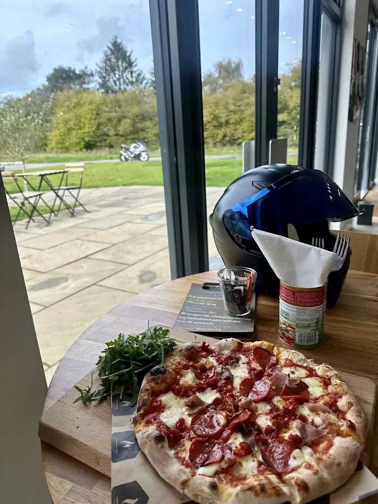 Stretched & Fired Guildford _Wood Street Village_slider_image_2