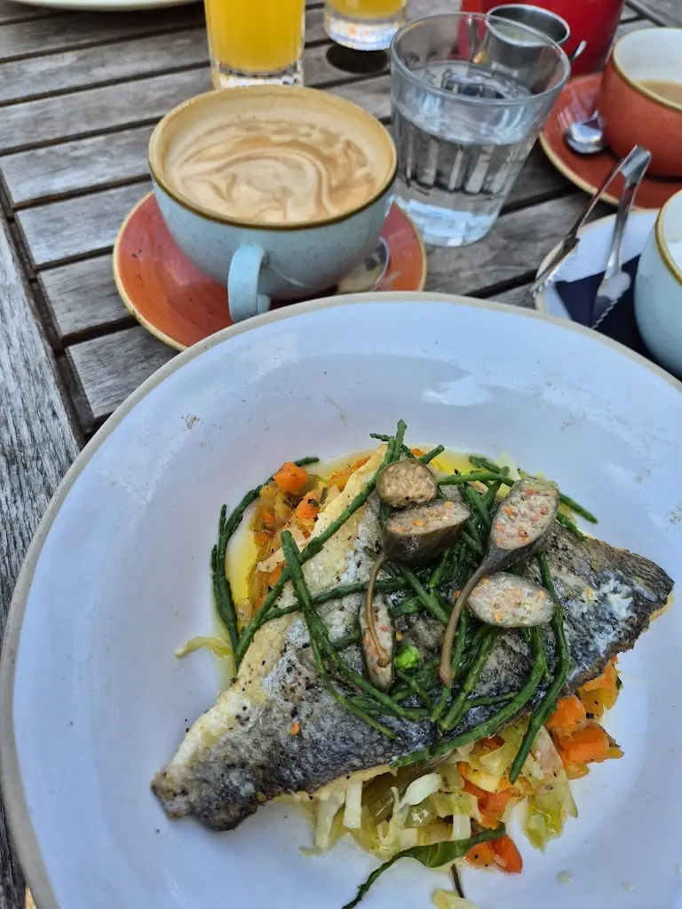 M Saule_Worplesdon Place_Wood Street Village_recensione