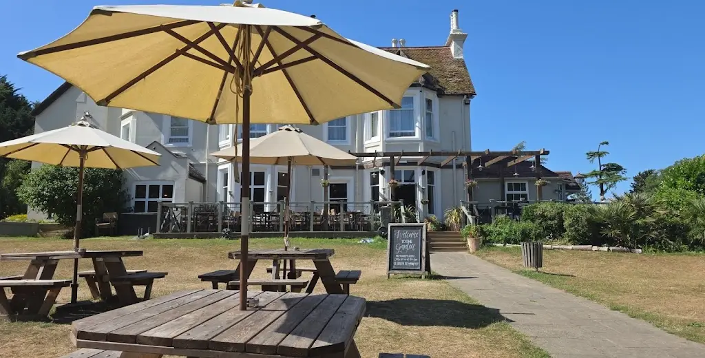 Worplesdon Place_Wood Street Village_slider_image_3