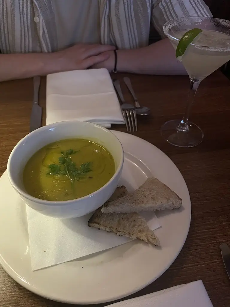 Elora li_Positano_Wood Street Village_review