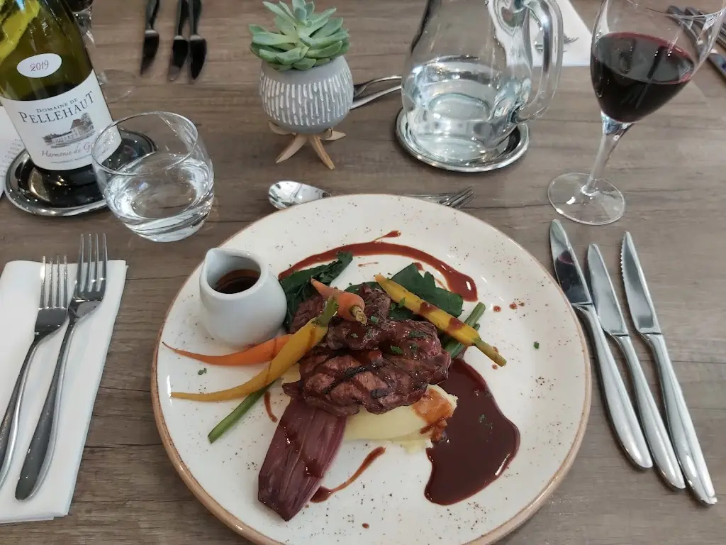 Lorenzo S_Lakeside Restaurant_Wood Street Village_review