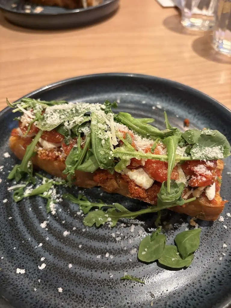 Joseph Wilson Chalon_The Guildford Townhouse_Wood Street Village_review