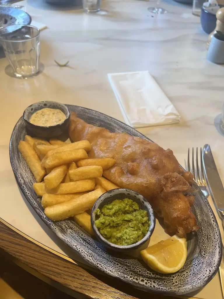 Yavanplayz ,Yavan Bandi_The Guildford Townhouse_Wood Street Village_review