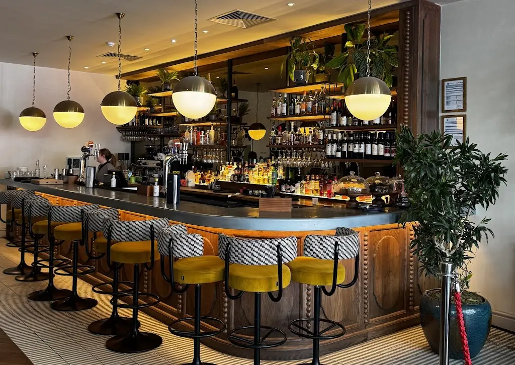 The Guildford Townhouse_Wood Street Village_slider_image_3