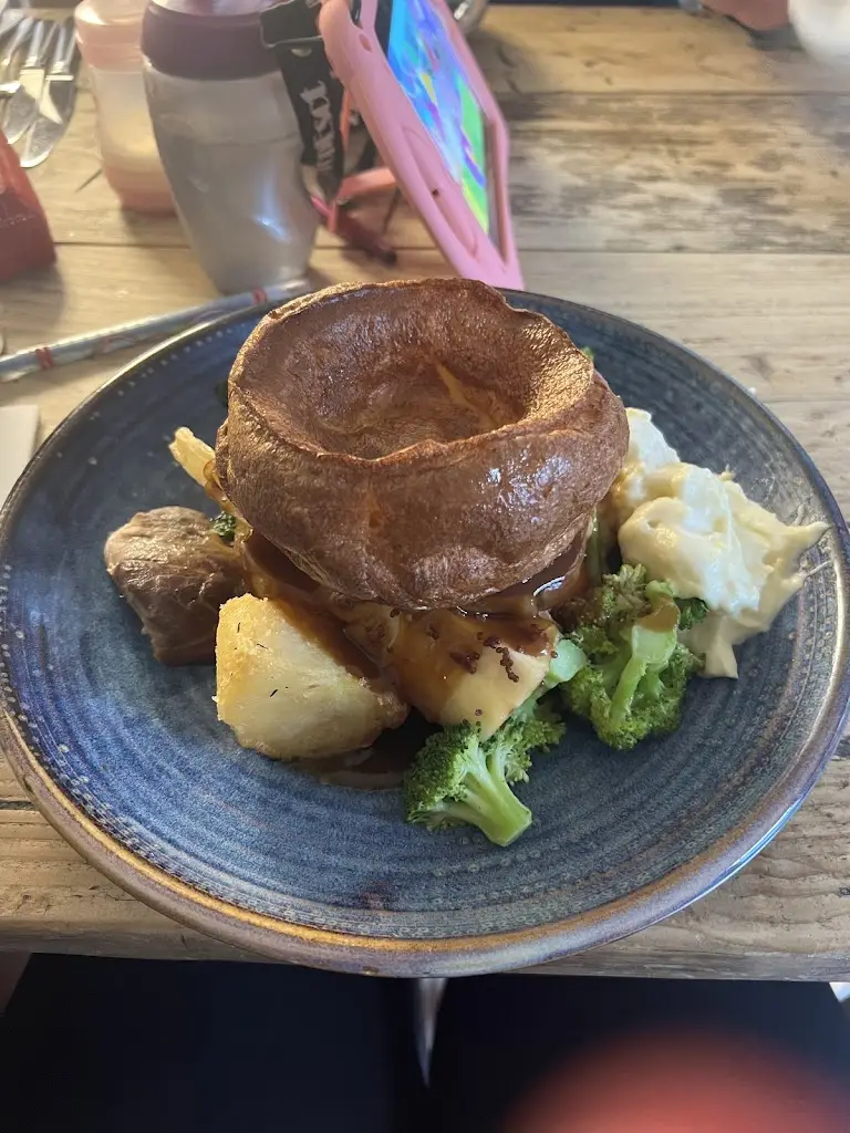 Menu_The Lifeboat Inn_Worlaby_image_8