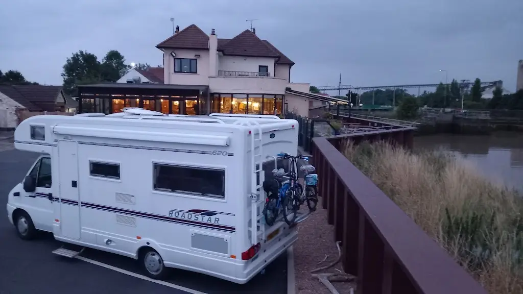 Angela Buchan_The Hope & Anchor Pub_Worlaby_review