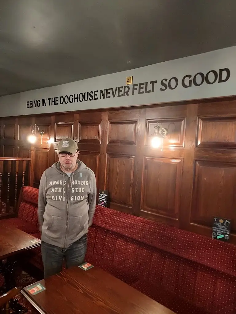 Clive Leaper_The Doghouse_Wrawby_review