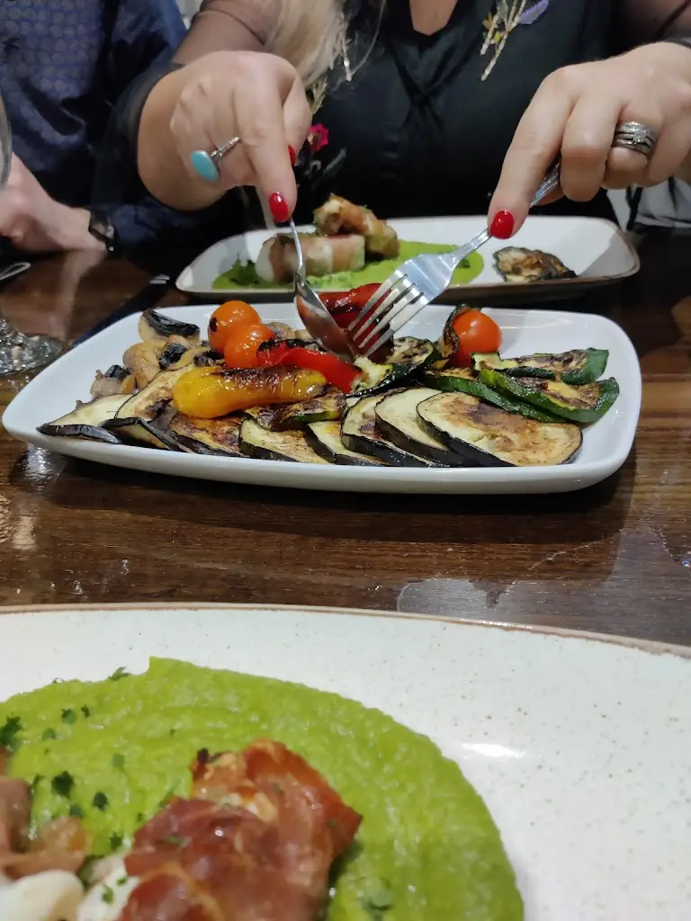 Menu_Lorenzo's Ristorante and Bistro_Woodhall Spa_image_3