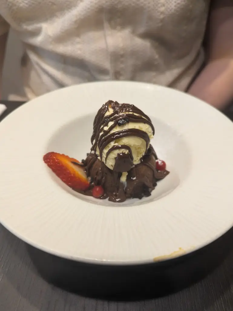 Becky Lee_Olio on the Green_Writtle_review