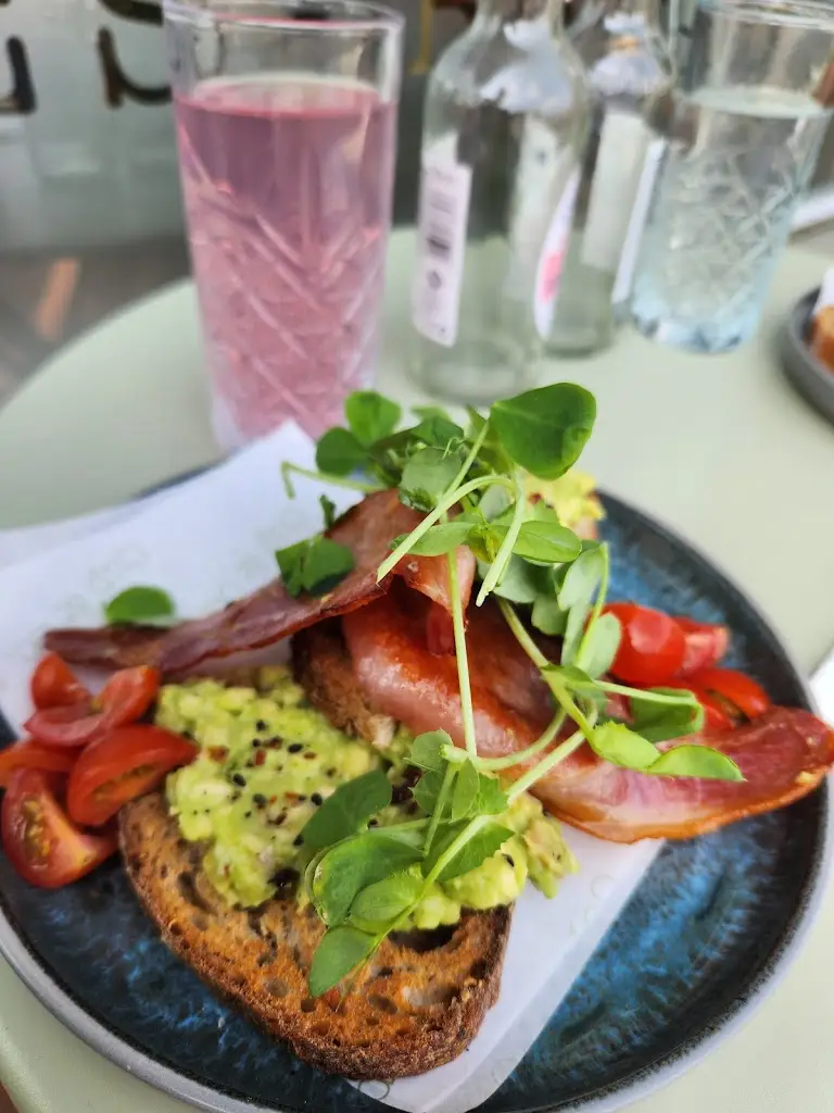 Jon Booth_Cup & Co_Woodsetts_recensione