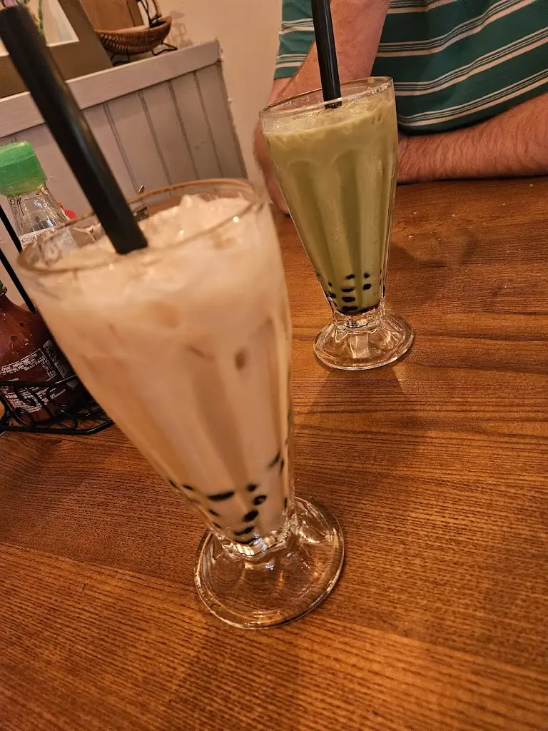 Rebecca Stevens_Pho Tuong Restaurant - Queens Head Bar_Woodsetts_review