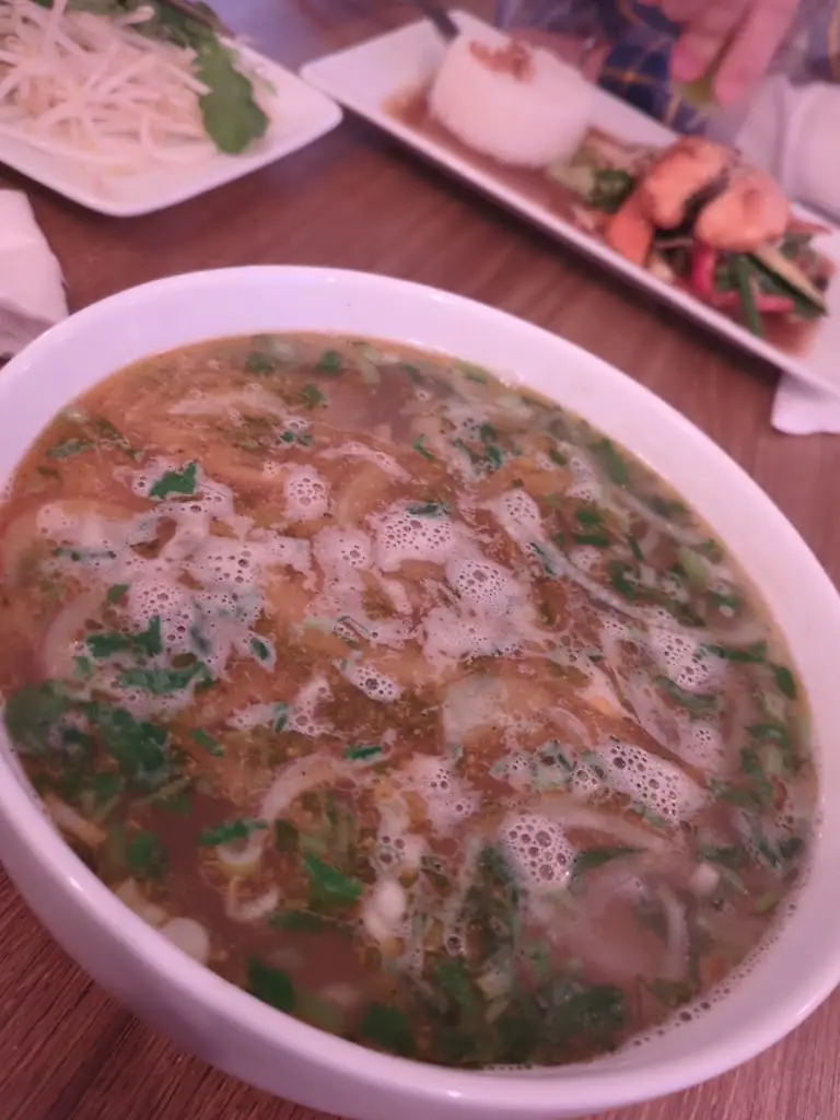 Pho Tuong Restaurant - Queens Head Bar_Woodsetts_slider_image_2