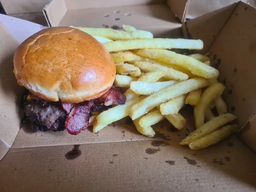 Sean Lealan_BJ's Burger Shack_Woodsetts_reseña