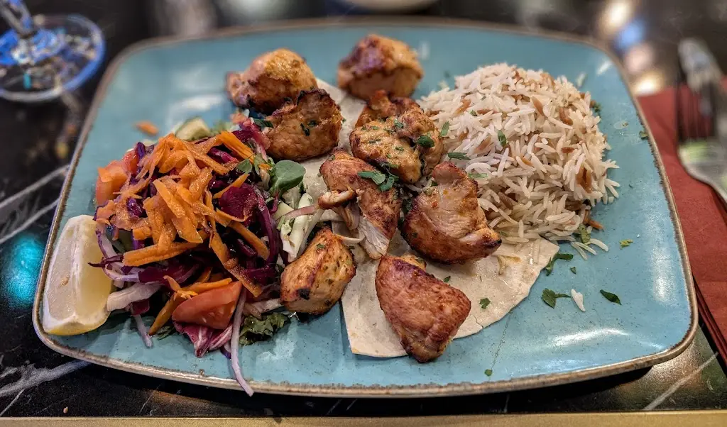 Hadigari Mediterranean Bar & Grill_Woodsetts_slider_image_2