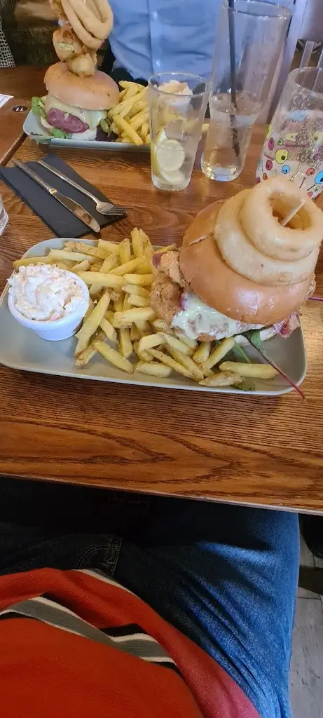 Menu_Three Legged Stool_Woodsetts_image_8