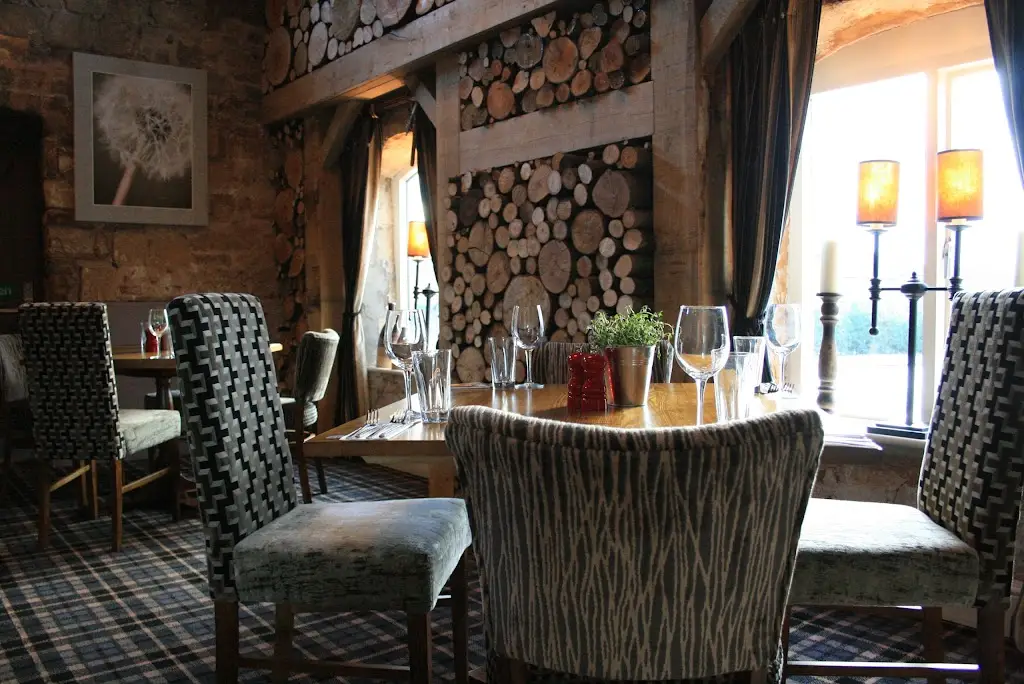 Three Legged Stool_Woodsetts_slider_image_1