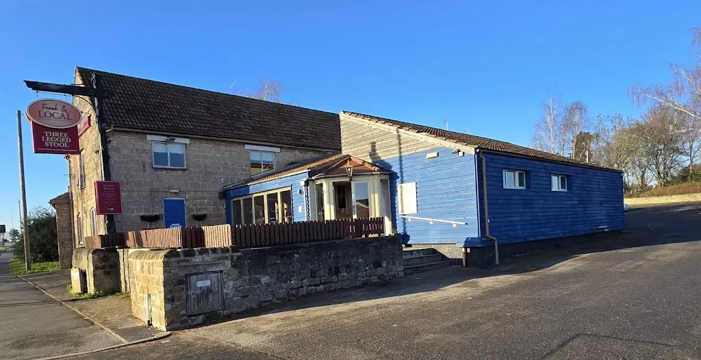 Three Legged Stool_Woodsetts_slider_image_3