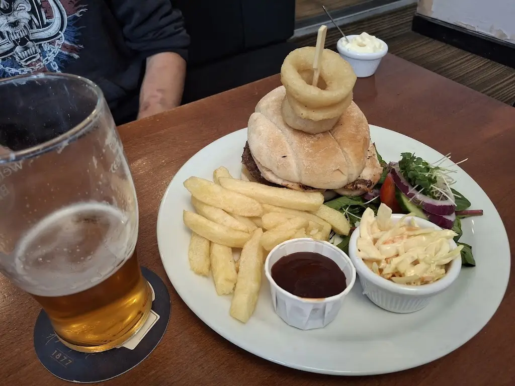 Carrie Smith_The Shireoaks Inn_Woodsetts_review