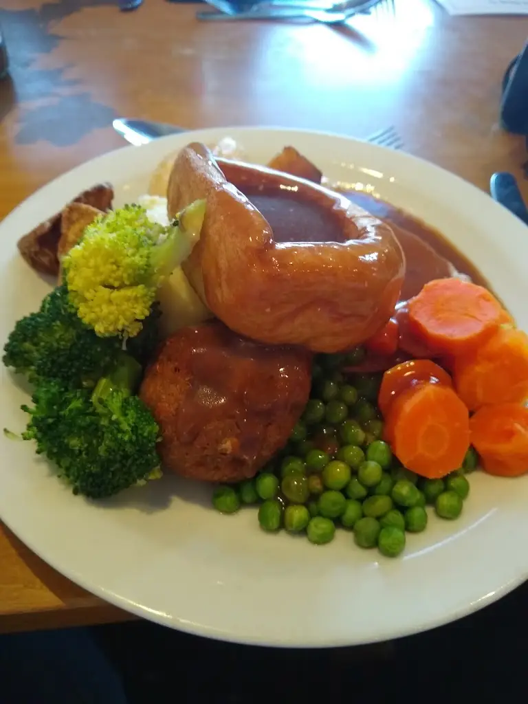 Roy Sirl_The Shireoaks Inn_Woodsetts_review