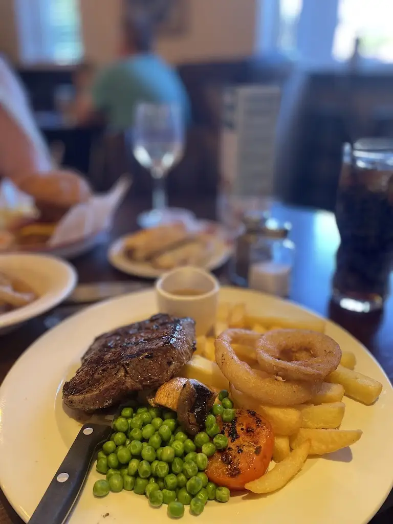 Menu_Crown_Wychbold_image_9