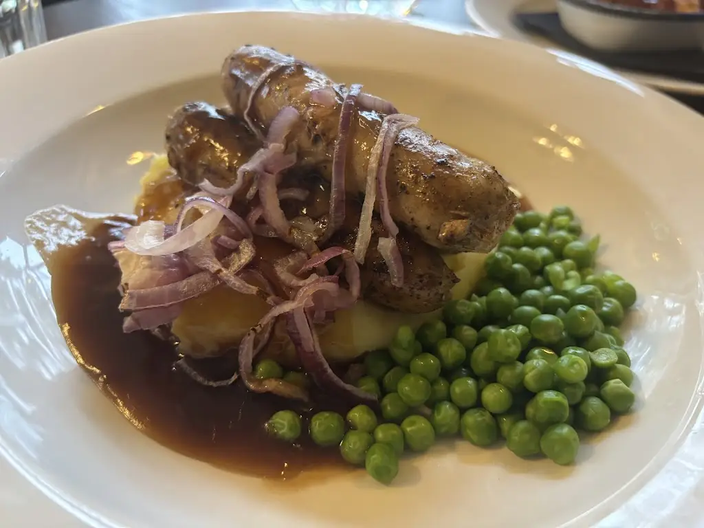 Kam Wing Pang_Crown_Wychbold_review