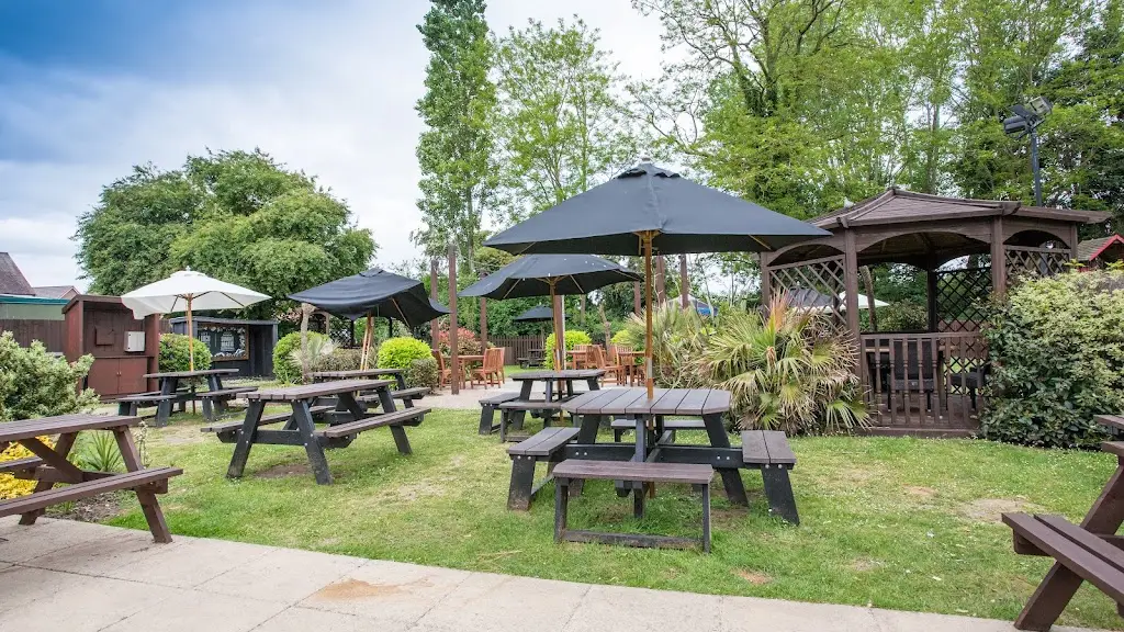 Crown_Wychbold_slider_image_1