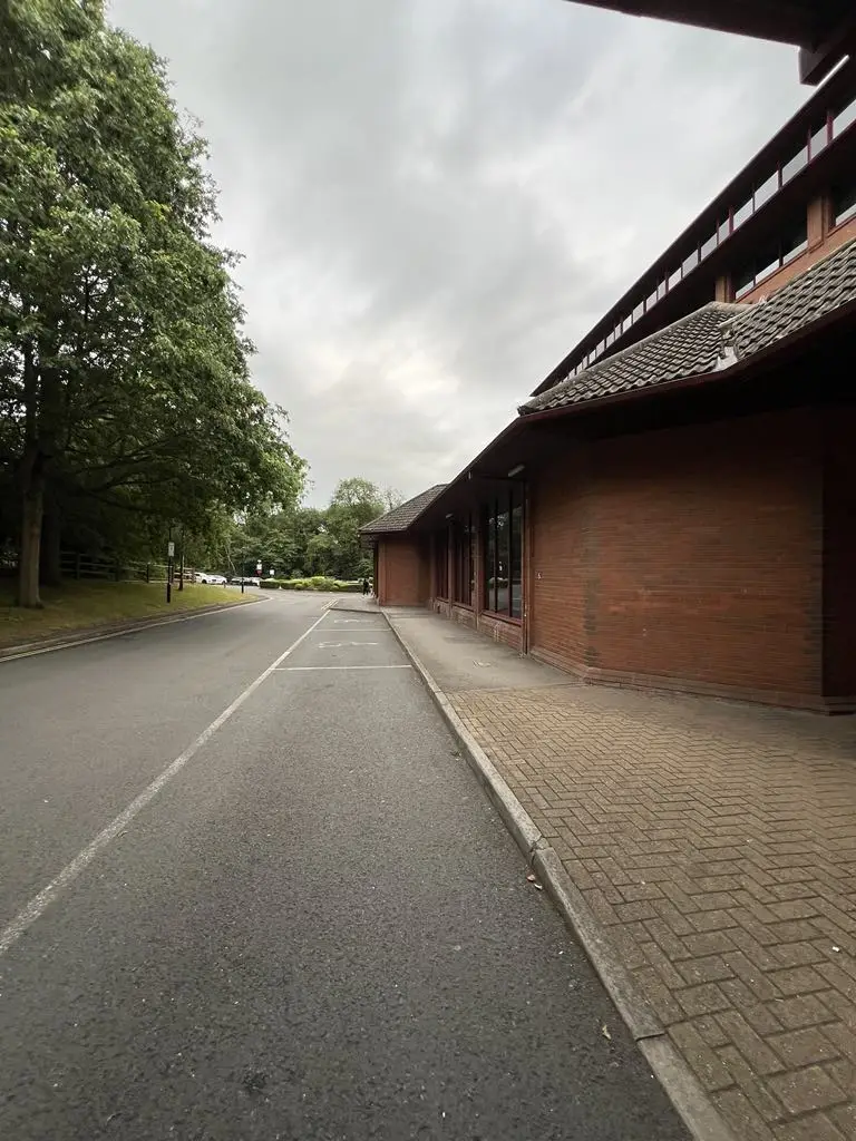 오아시스_Delta Hotels Swindon_Wroughton_review