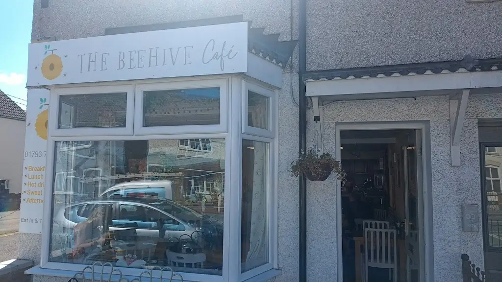Tim Almond_The Beehive Cafe, Wroughton_Wroughton_review