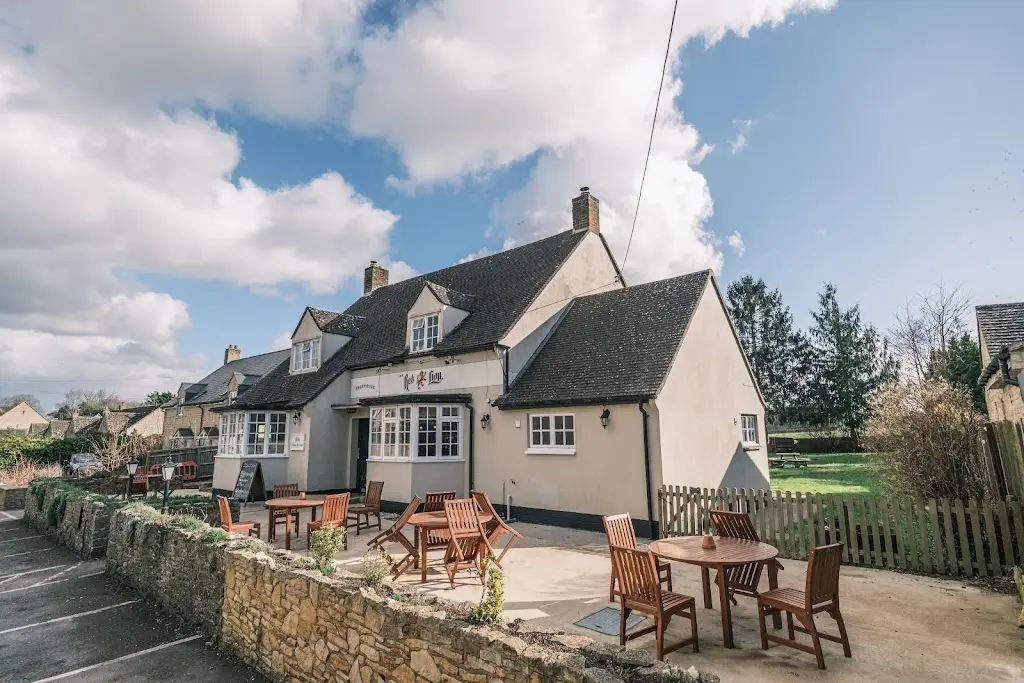 The Red Lion_Yarnton_slider_image_3